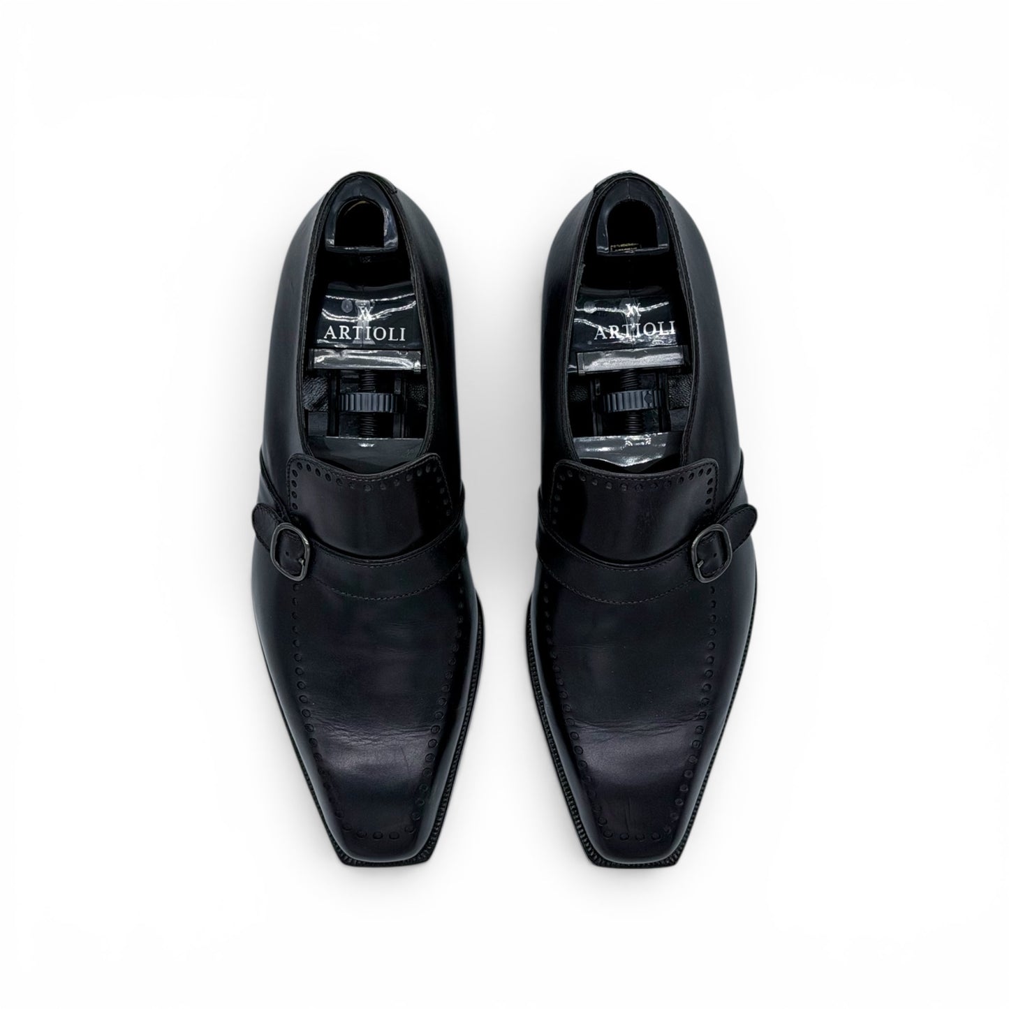 Soulier à boucle Artioli en cuir noir avec reflet violet