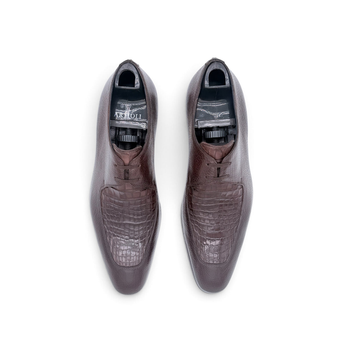 Derby Artioli en cuir grainé et plastron en cuir de crocodile marron