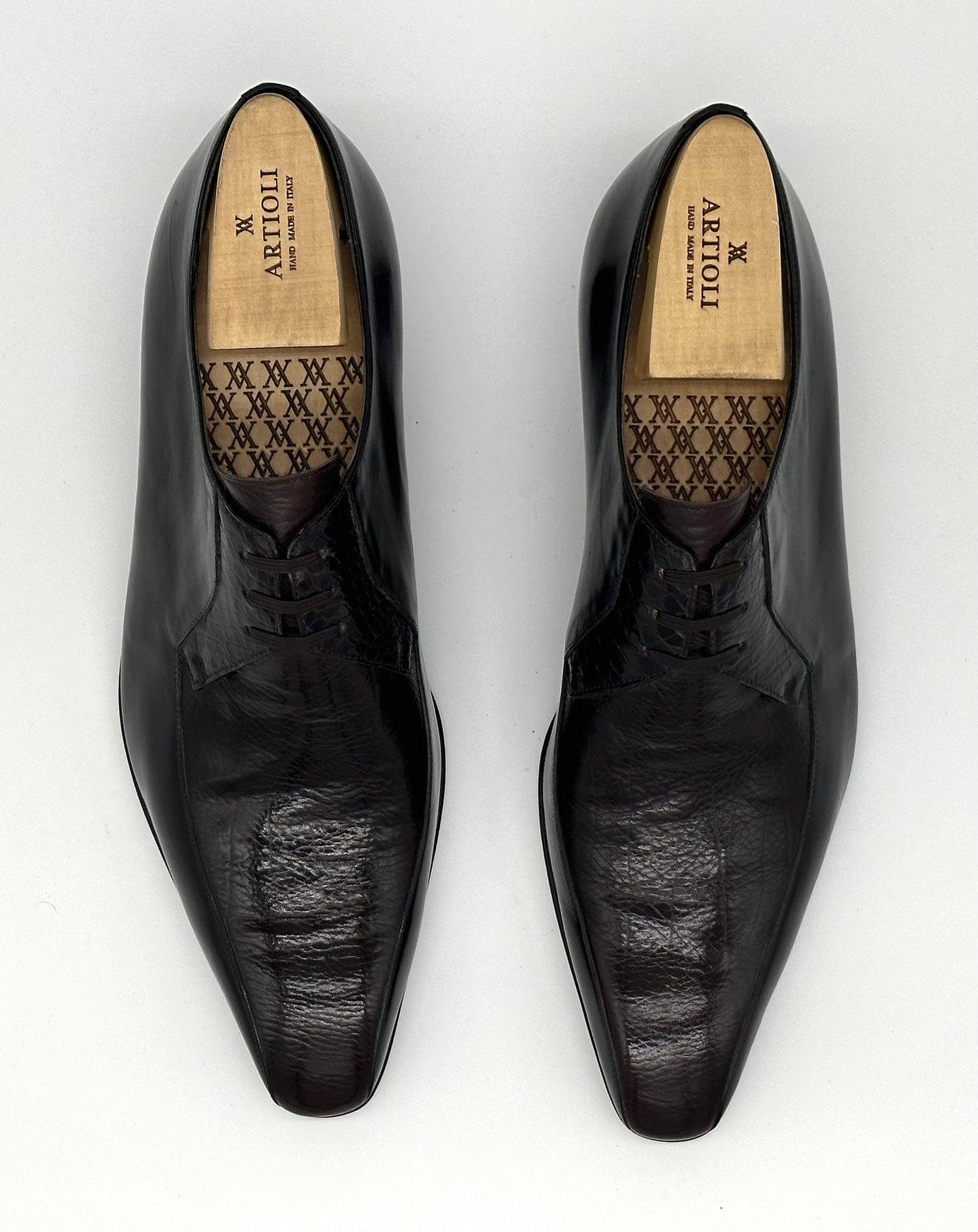 Derby Artioli en cuir et crocodile marron