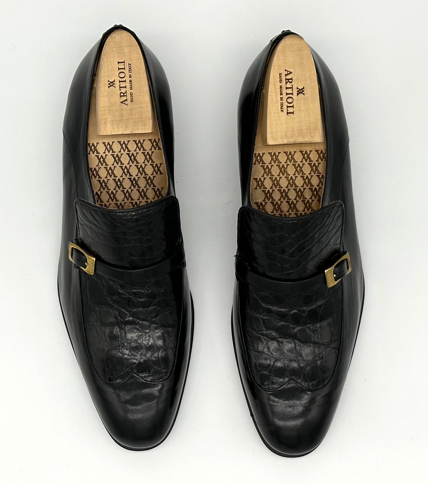 Soulier à boucle Artioli en cuir et crocodile noir