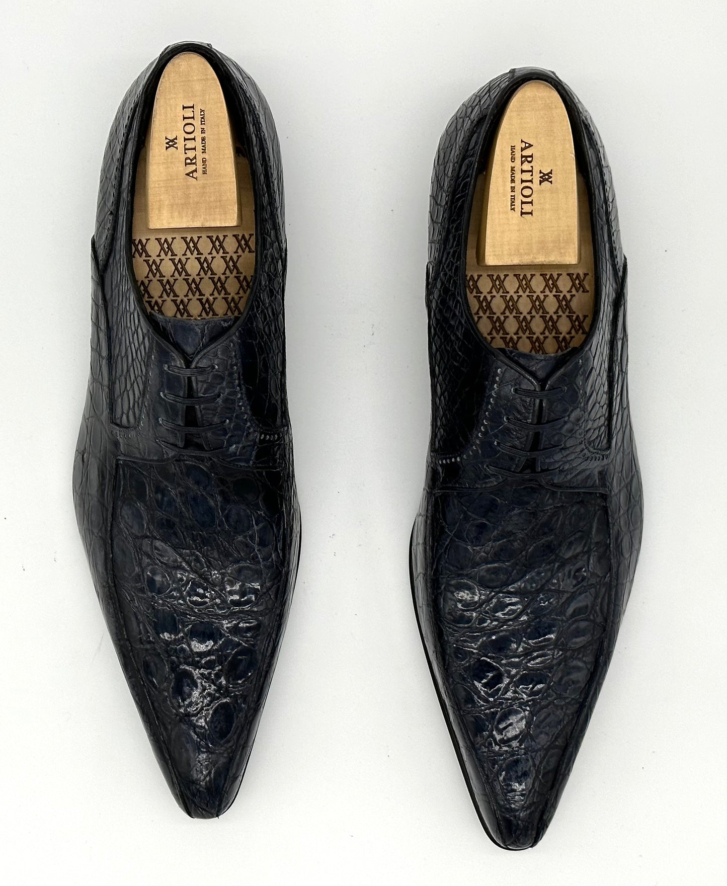 Derby Artioli en crocodile en noir