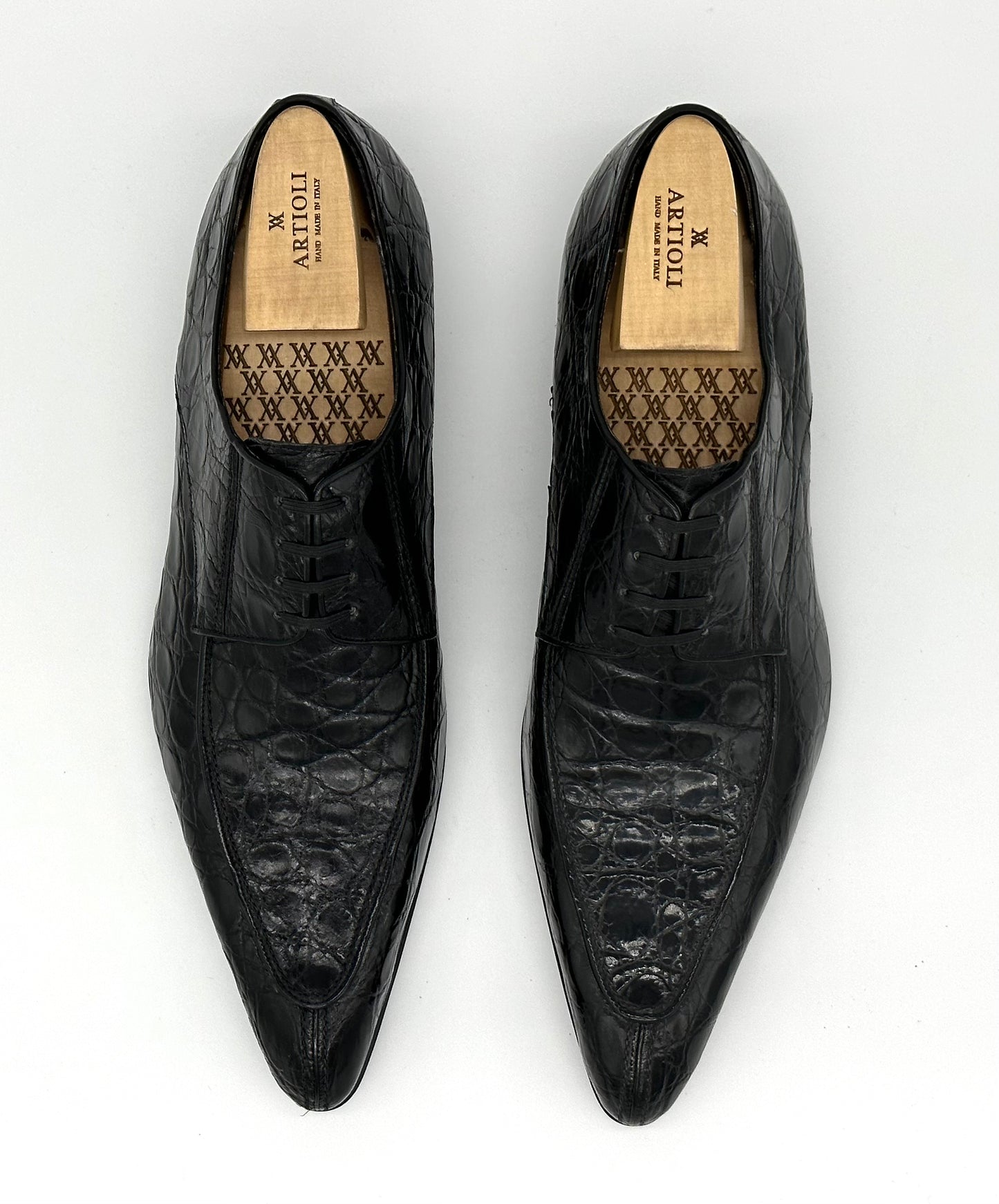 Derby Artioli en crocodile noir