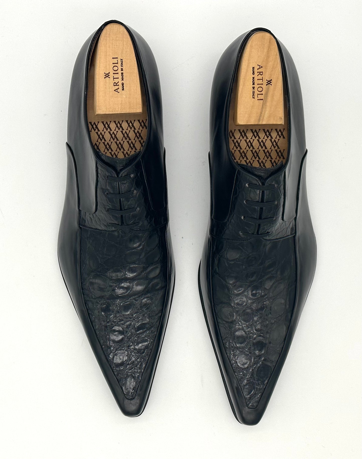 Derby Artioli en cuir et crocodile noir