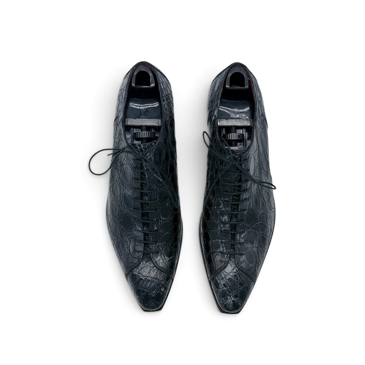 Derby Roberto Celk en cuir de crocodile noir