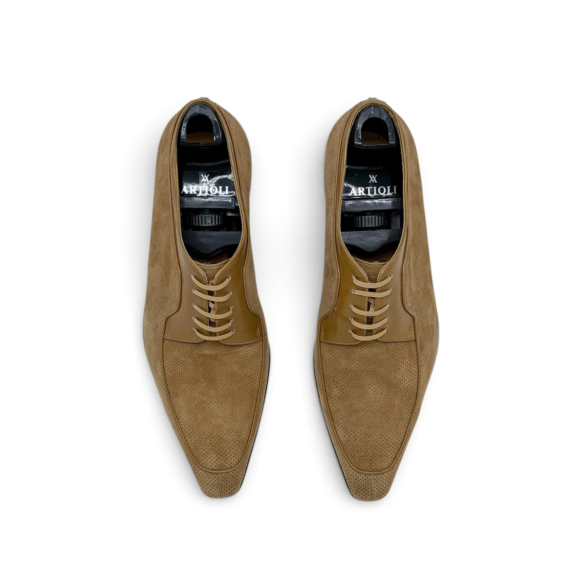 Derby Artioli en suede perforé beige