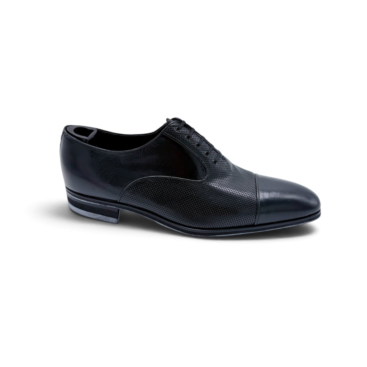 Richelieu Artioli en cuir lisse et perforé noir