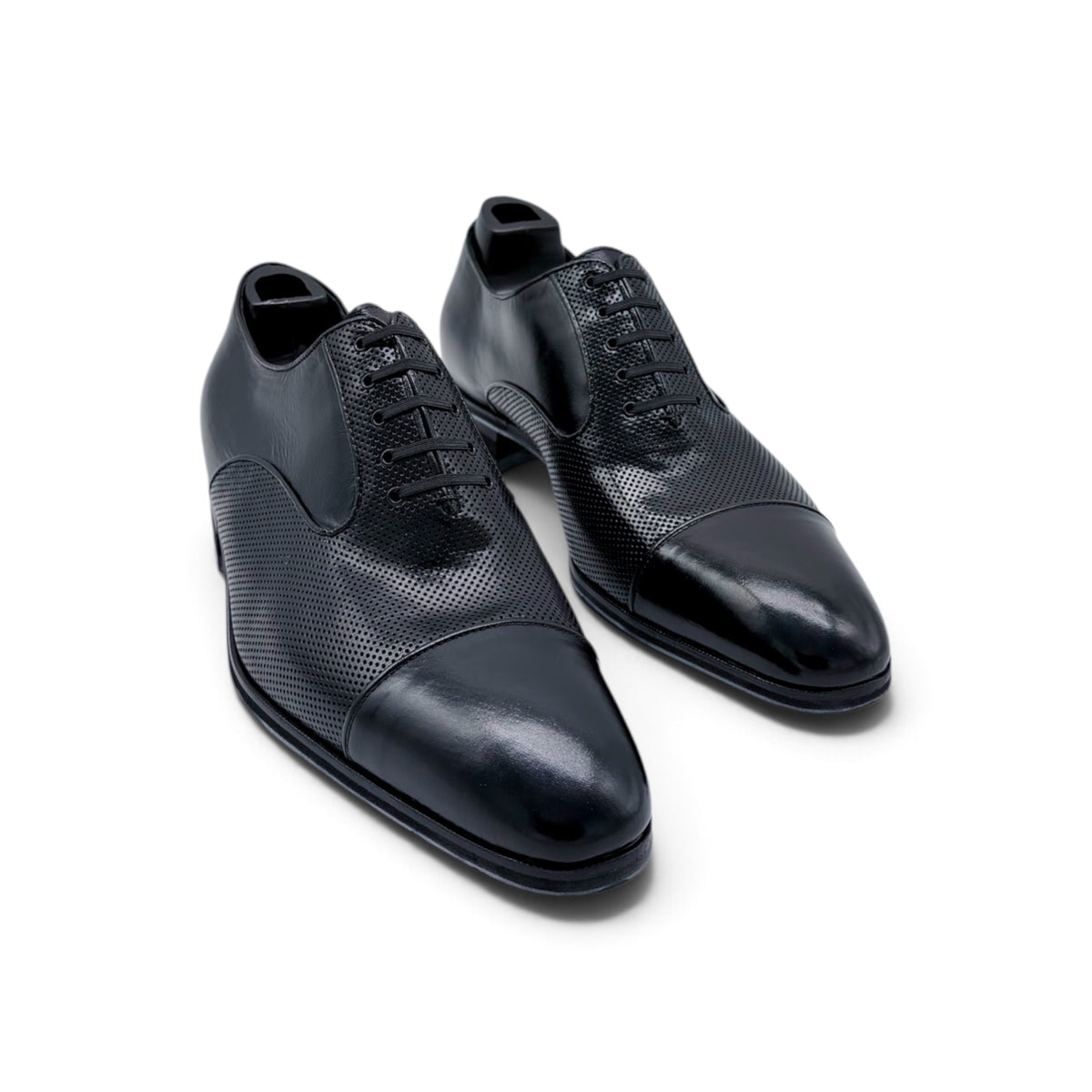 Richelieu Artioli en cuir lisse et perforé noir