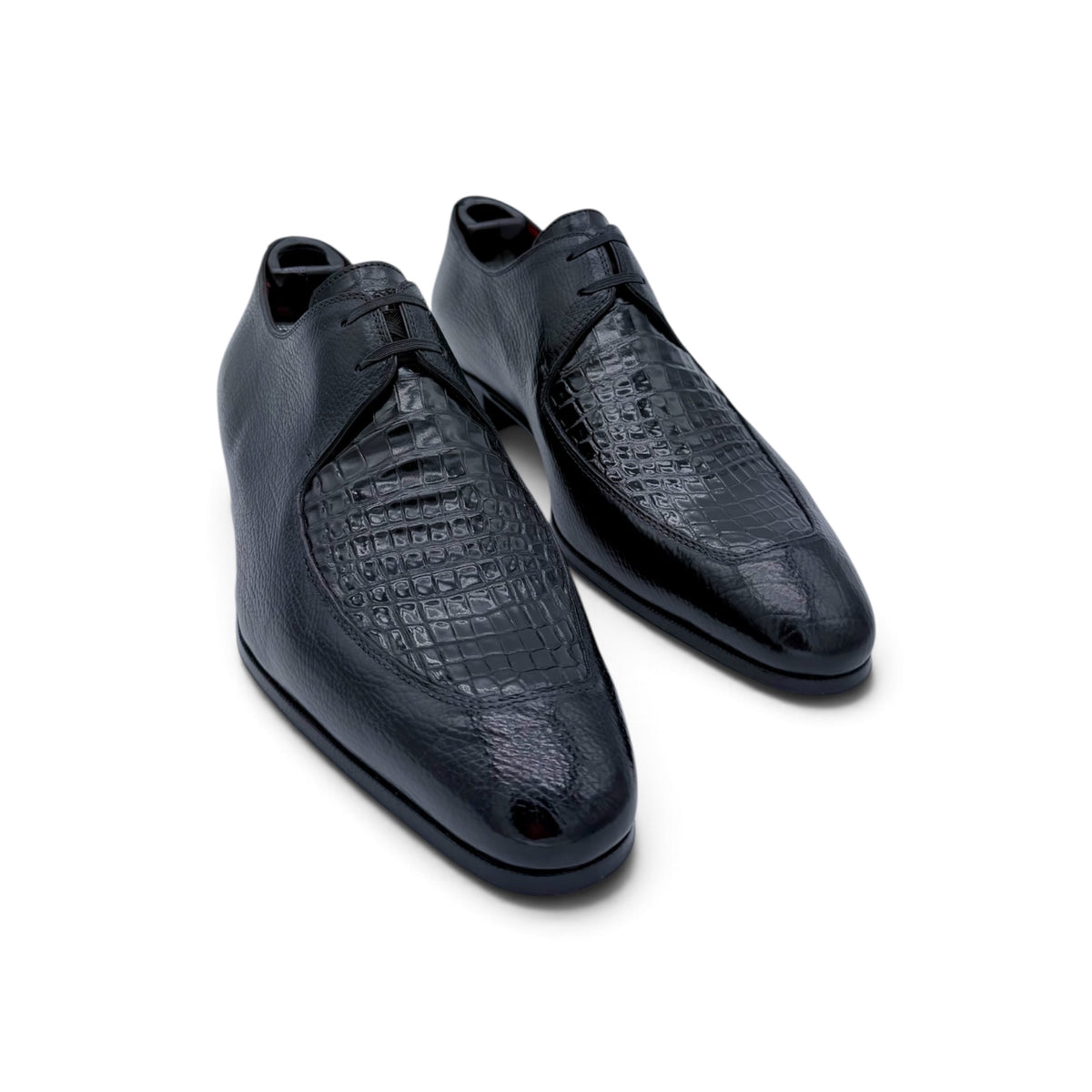 Derby Artioli en cuir grainé et plastron en cuir de crocodile noir