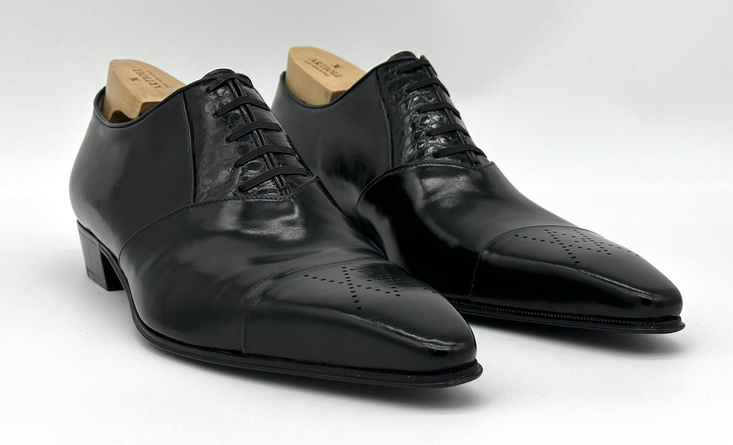 Richelieu en cuir et crocodile noir