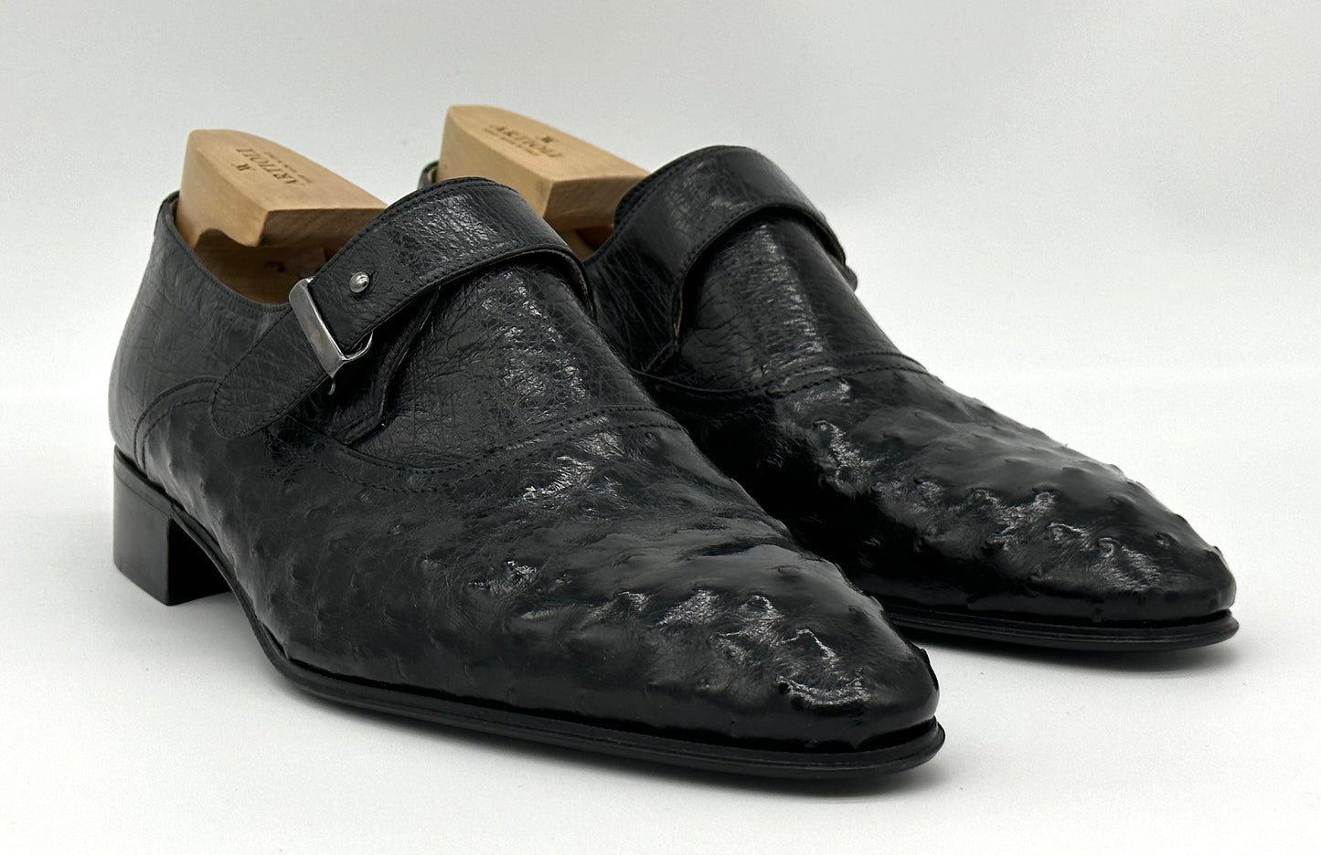 Soulier à boucle Artioli en peau d’autruche