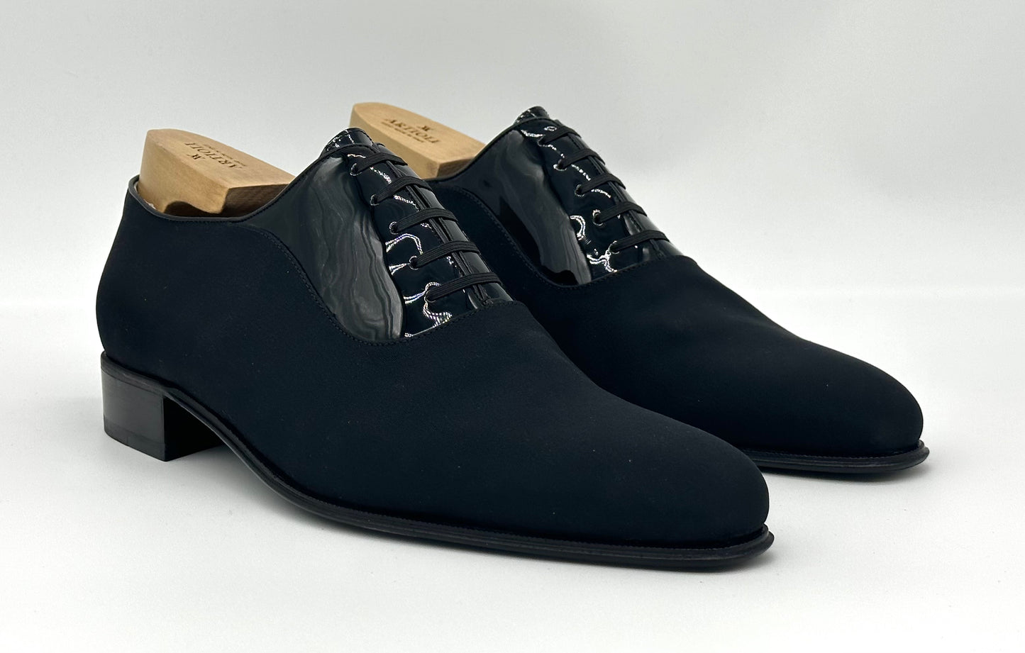 Richelieu Artioli bi matière en satin et vernis noir