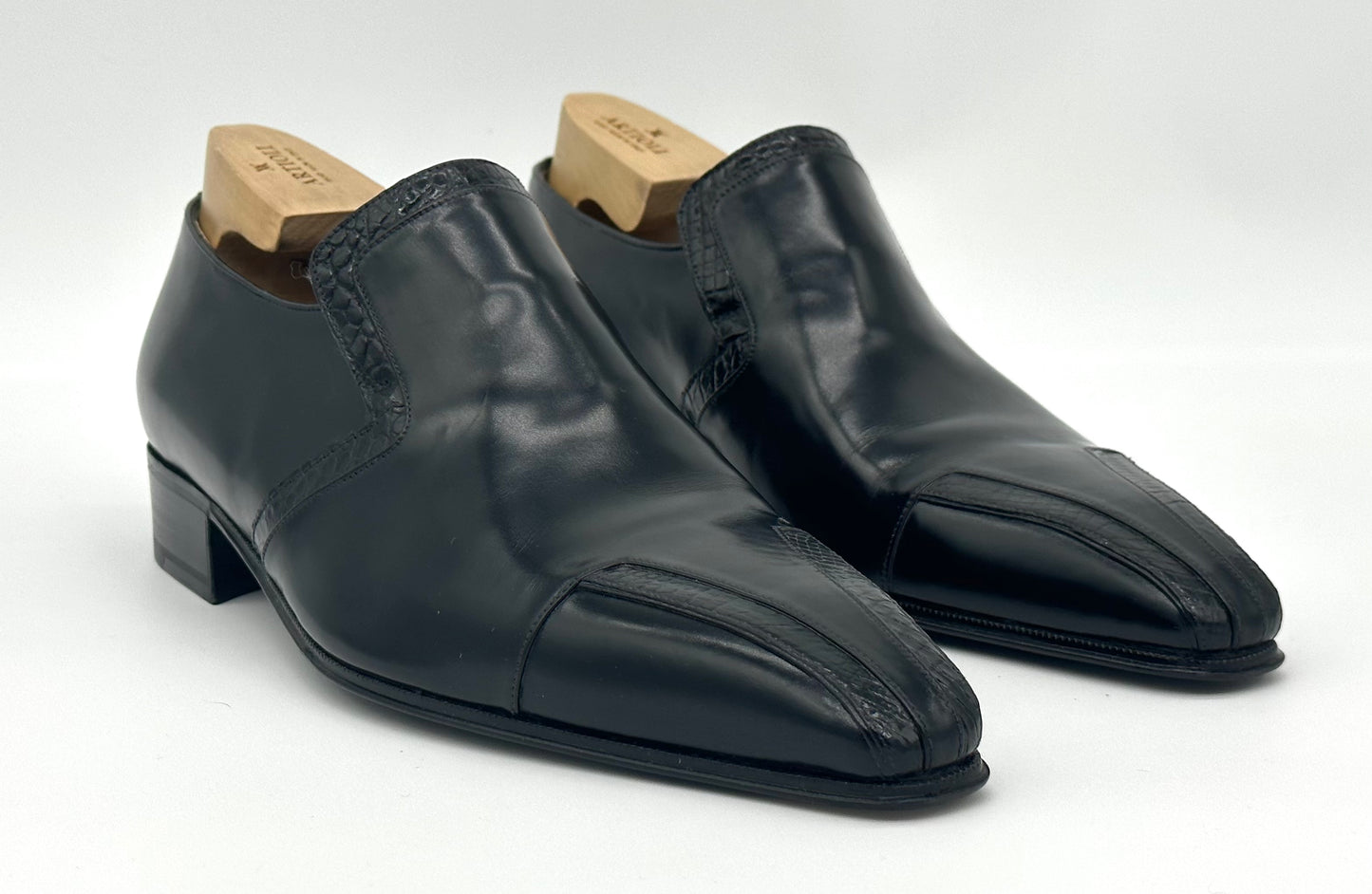 Mocassin Artioli en cuir noir avec liseré de crocodile noir