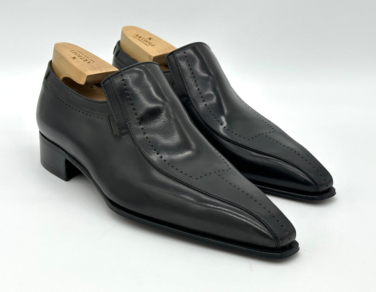 Mocassin Artioli en cuir gris foncé avec perforation