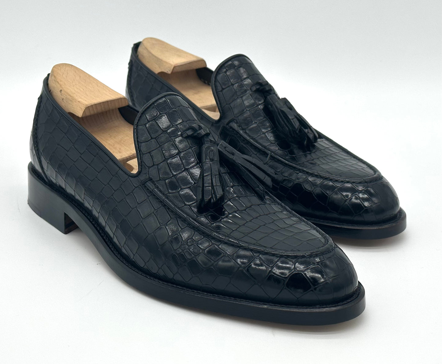 Mocassin Roberto Celk en stampa croco noir avec pompon