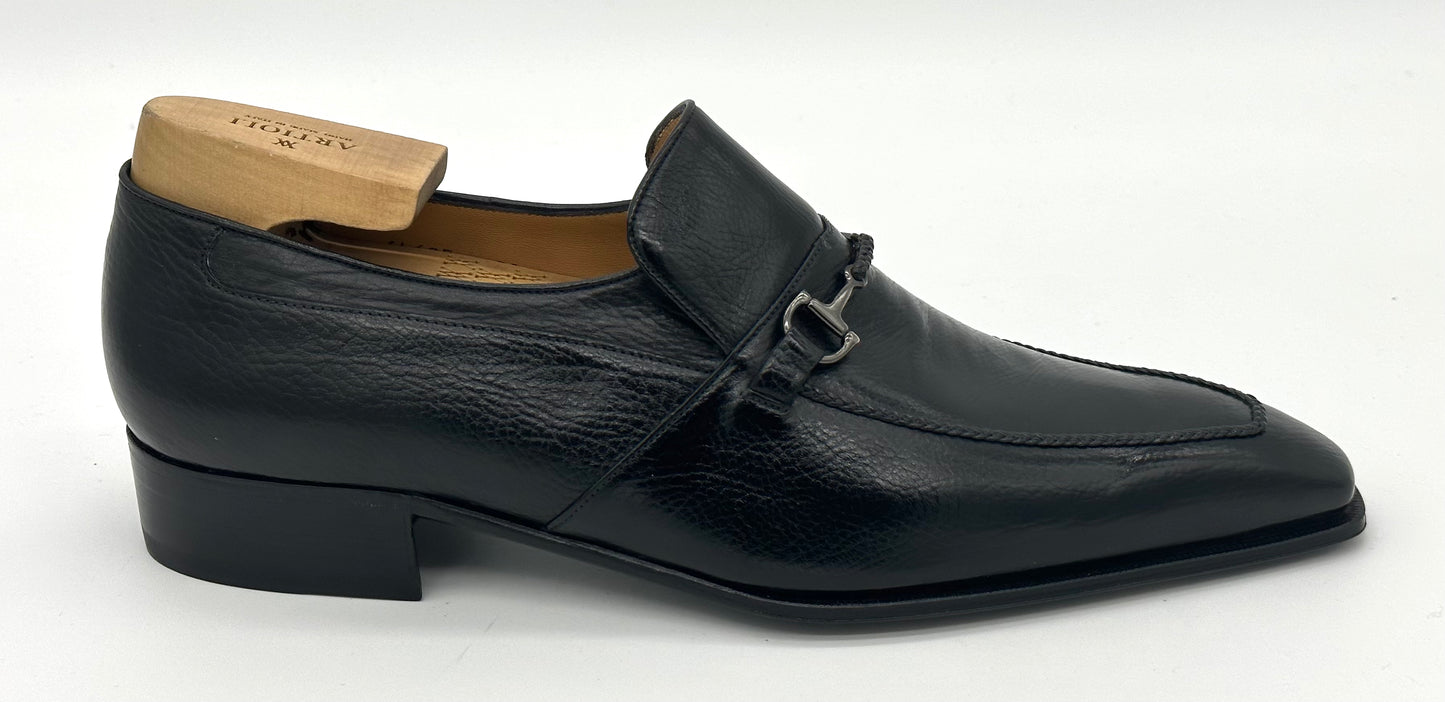 Mocassin Artioli en lama noir avec étrier