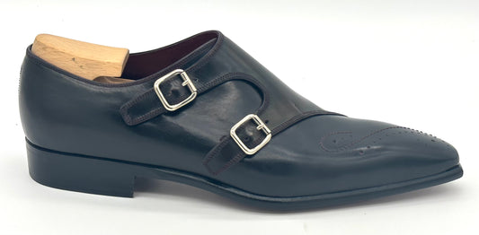 Soulier Roberto celk en cuir noir et bordeaux avec perforation et double boucle argent