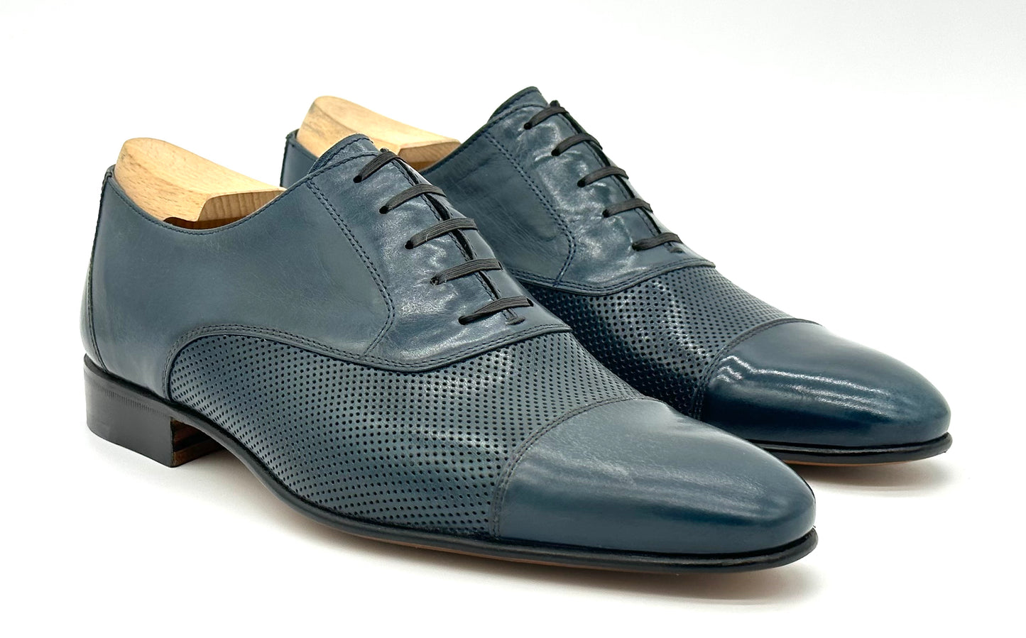 Richelieu Roberto Celk en cuir bleu canard perforé